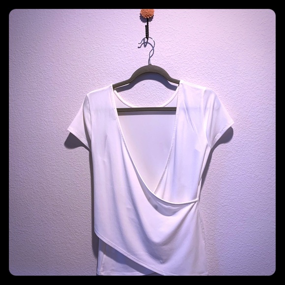 💄💋NWT Gorgeous open back EXPRESS top💋💄 - Picture 1 of 8